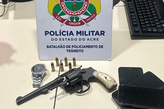 policia-militar-prende-quatro-homens-durante-acompanhamento